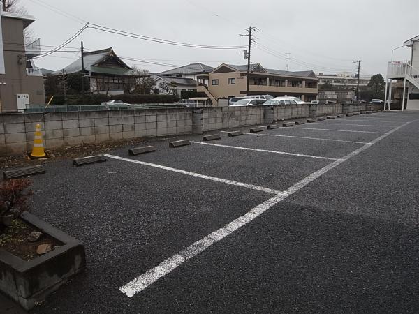 駐車場　駐車場