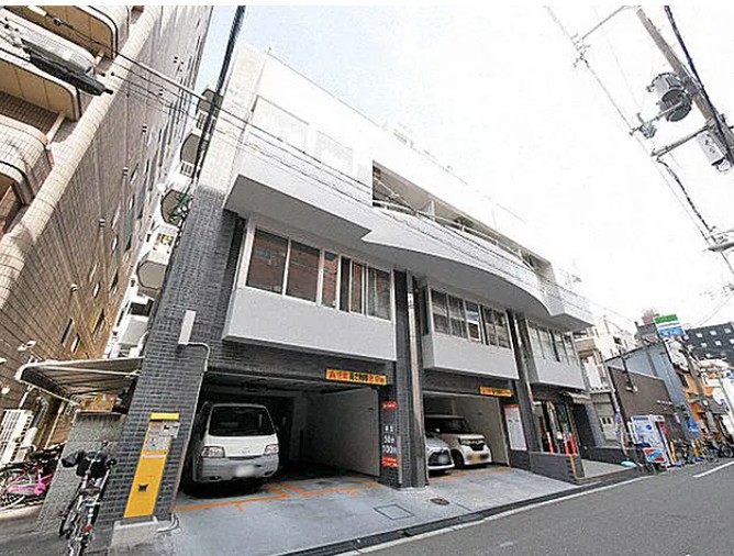 建物外観　ブロンズパレス　外観