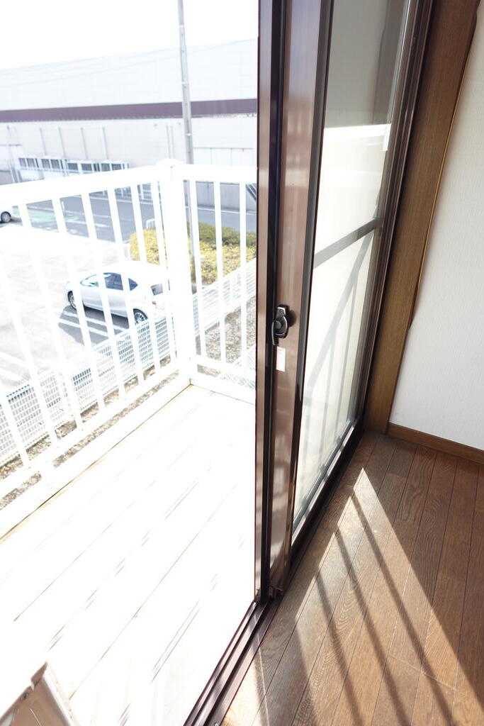 バルコニー　室内洗濯置場