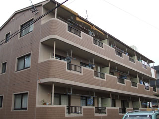 静岡市葵区千代田のマンションの建物外観