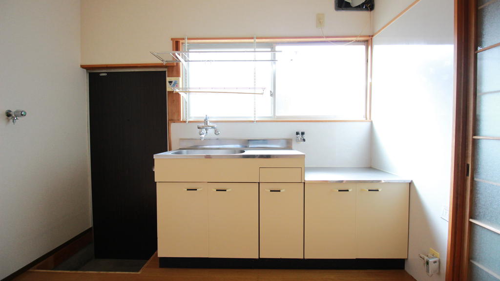 キッチン　窓付きのキッチンです！