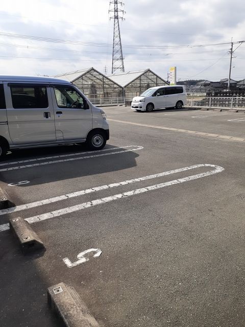 【八女郡広川町大字広川のアパートの駐車場】