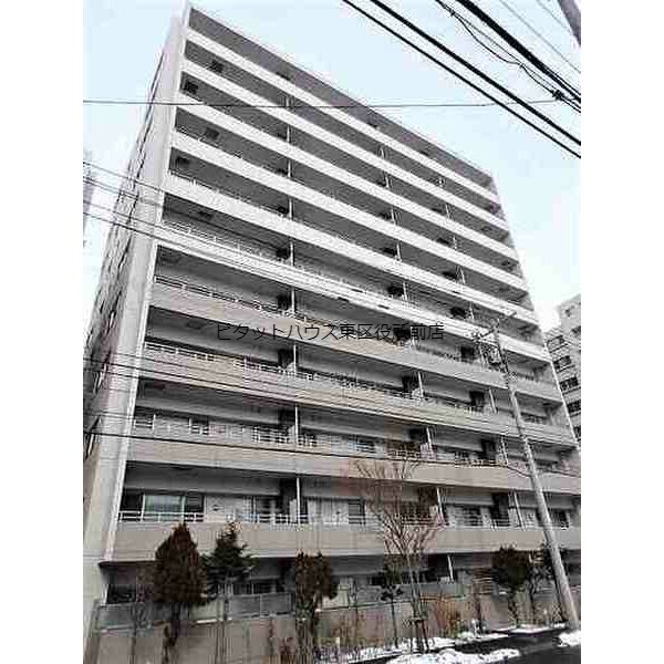 札幌市東区北二十六条東のマンションの建物外観