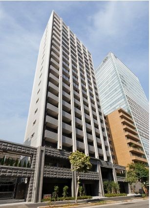 港区六本木のマンションの建物外観