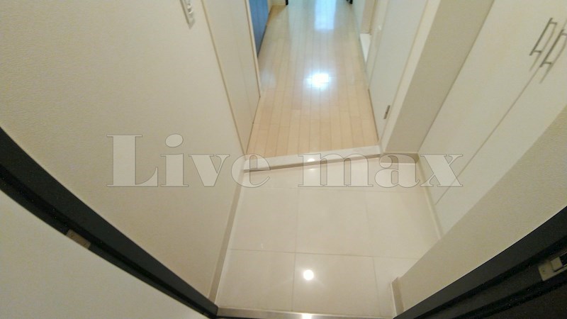 玄関　家具家電付きセットアップ賃貸