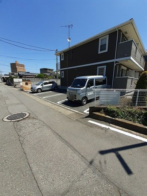 【高崎市大橋町のアパートの駐車場】