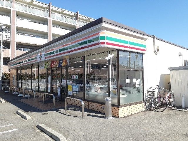 【高崎市大橋町のアパートのコンビニ】