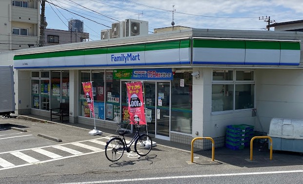 【川崎市中原区上丸子天神町のアパートのコンビニ】