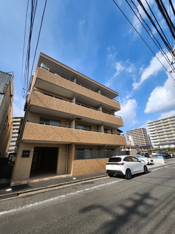 岡山市北区東古松のマンションの建物外観