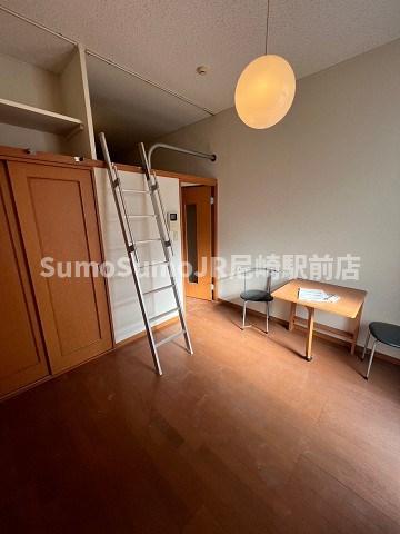 居室・リビング　ゆったり過ごせる居間です