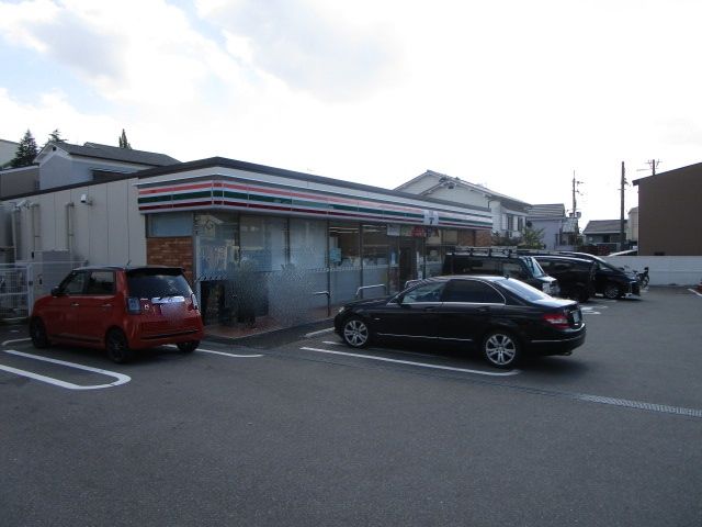 コンビニ　セヴンイレブン　高槻安岡寺一丁目店（コンビニ）まで60m