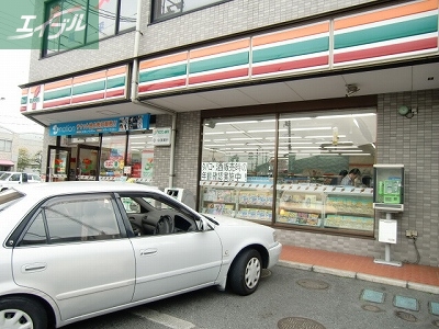コンビニ　セブンイレブン岡山桃太郎大通り店（コンビニ）まで183m