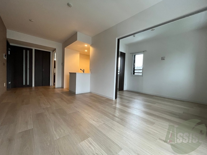 居室・リビング　広くてきれいなリビングです！快適に過ごせそうですね。