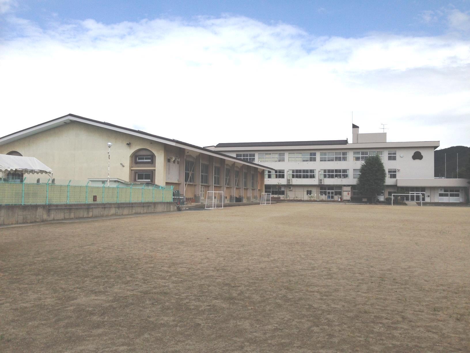 小学校　山形第五小学校（小学校）まで1100m