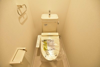 トイレ　温水洗浄便座付き