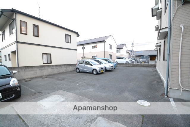 駐車場　エントランス