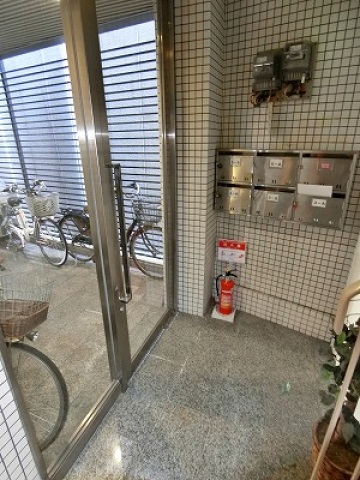 エントランス　メールボックス