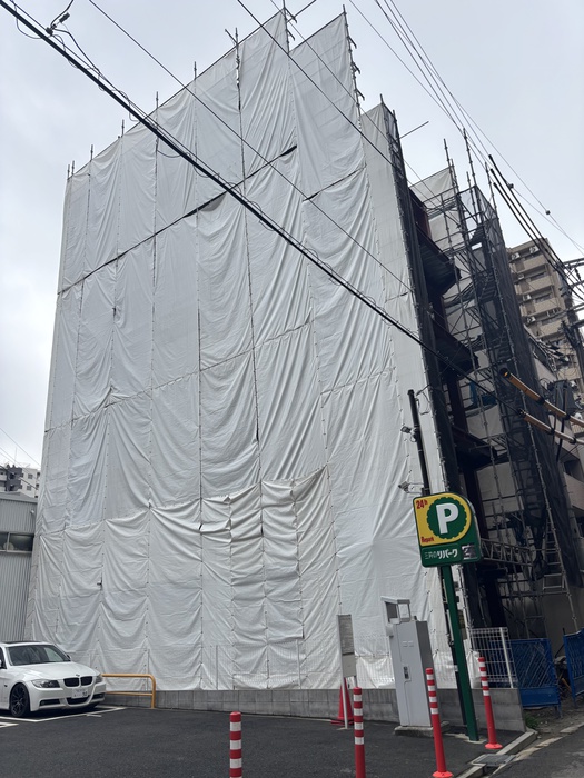 建物外観　建築中