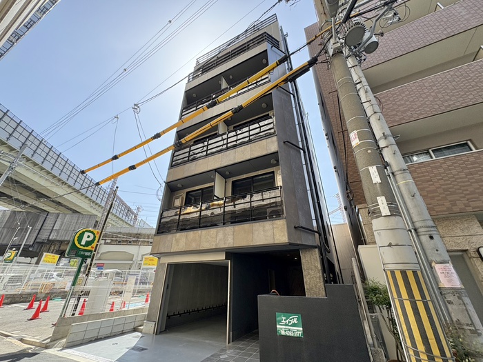 建物外観　建築中