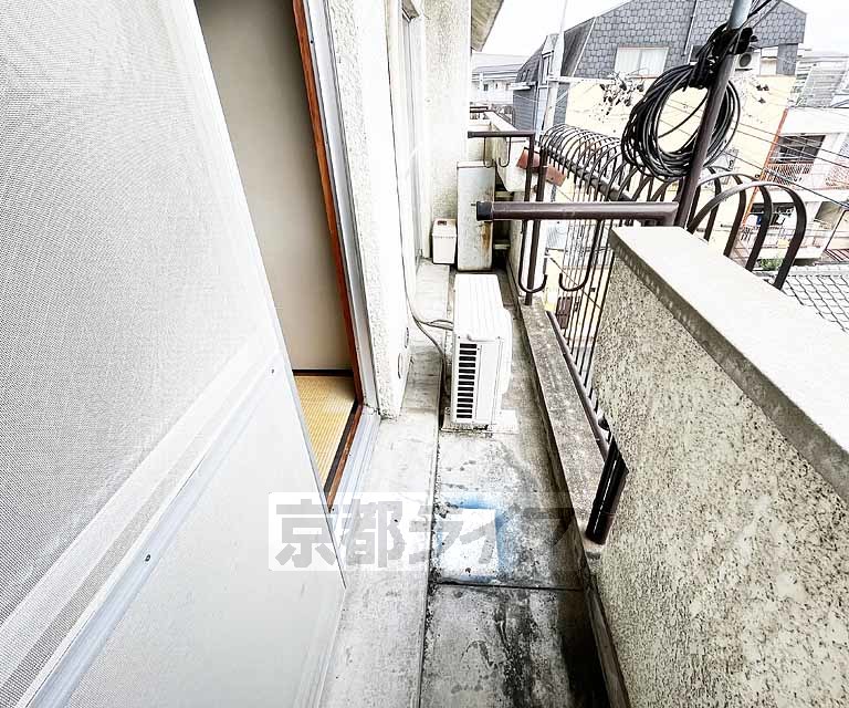 バルコニー　十分なスペース・日当たり・通風を確保したバルコニーです。