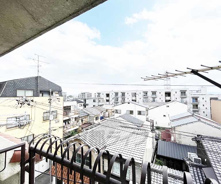 眺望　十分なスペース・日当たり・通風を確保したバルコニーです。