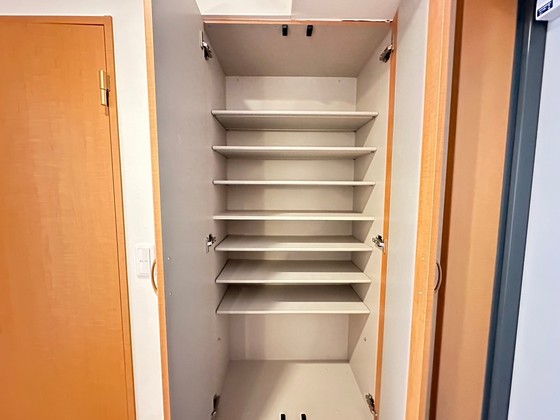 玄関　※別号室の写真です