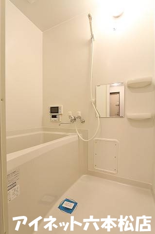 バス・シャワールーム　1日の疲れを癒しましょう。