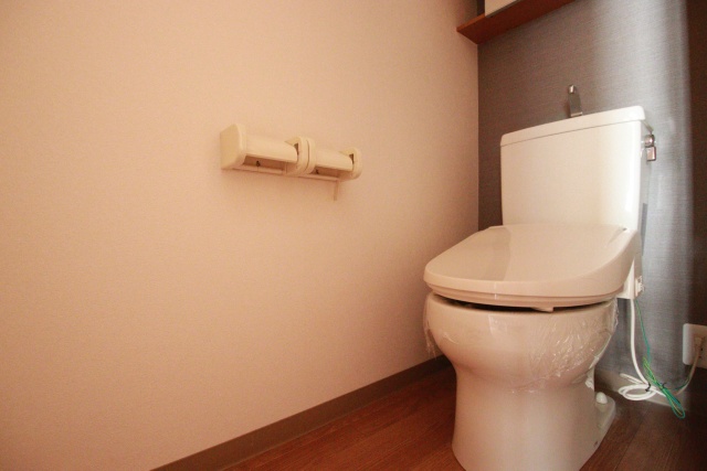 トイレ　※別室の参考写真の為、現況優先です。