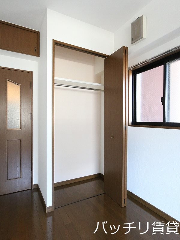 収納　別号室タイプの為、現状を優先いたします