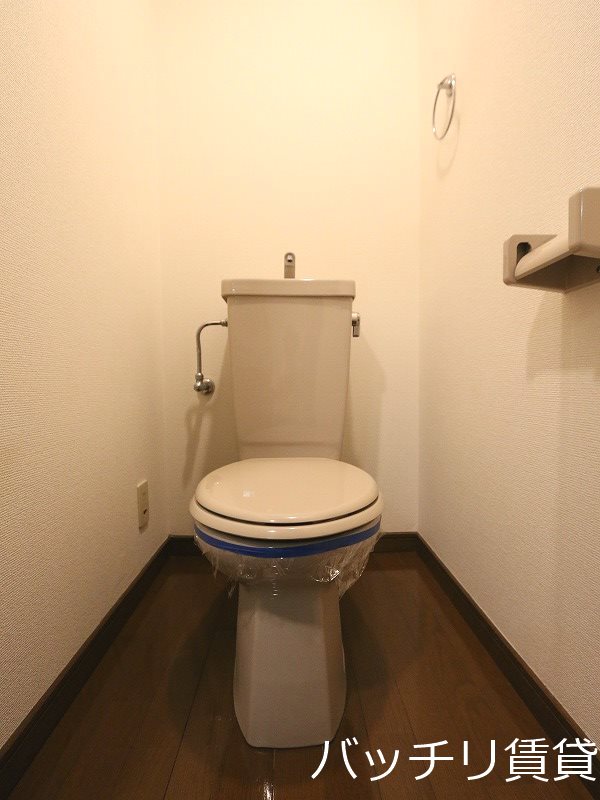 トイレ　別号室タイプの為、現状を優先いたします