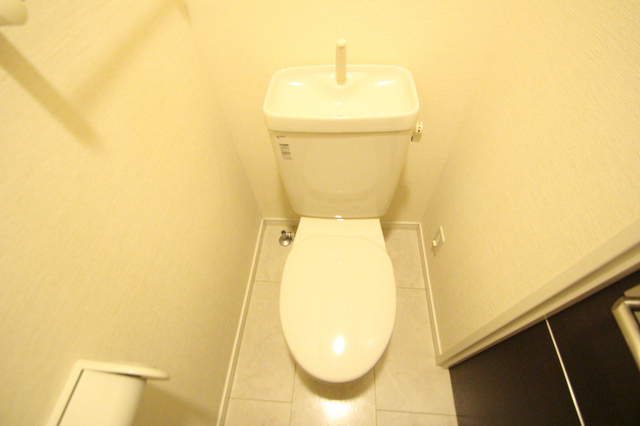 トイレ　※別室の参考写真の為、現況優先です。