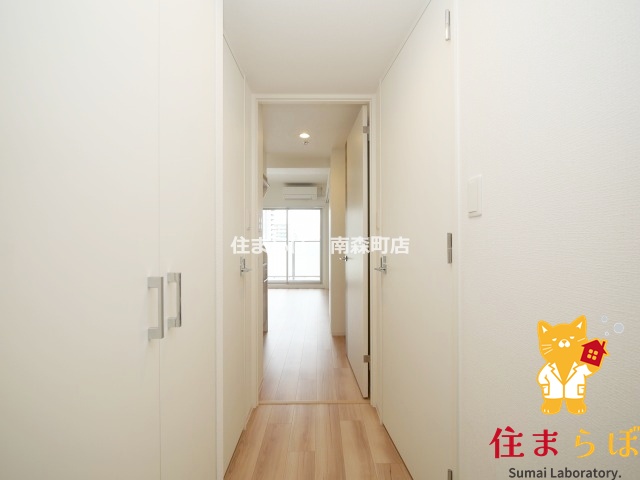 玄関　「気になったら、LINEで気軽に相談できますよ。」