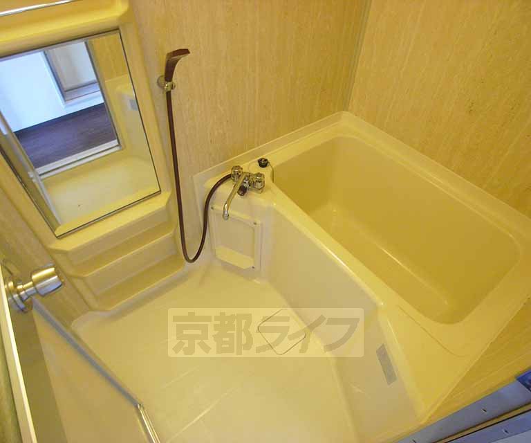 バス・シャワールーム　くつろぎのバスタイムです。