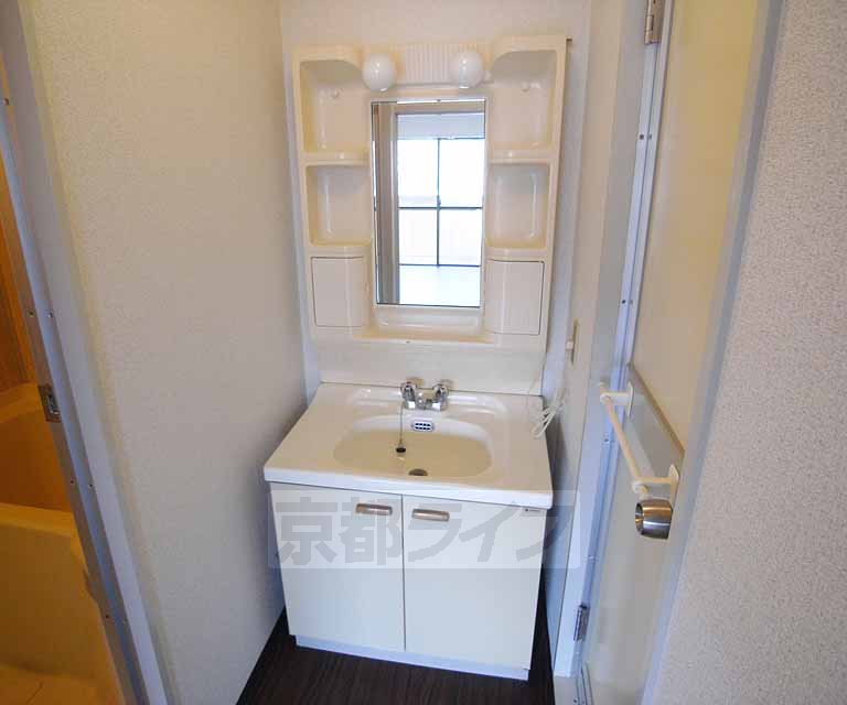 洗面設備　独立洗面台です。