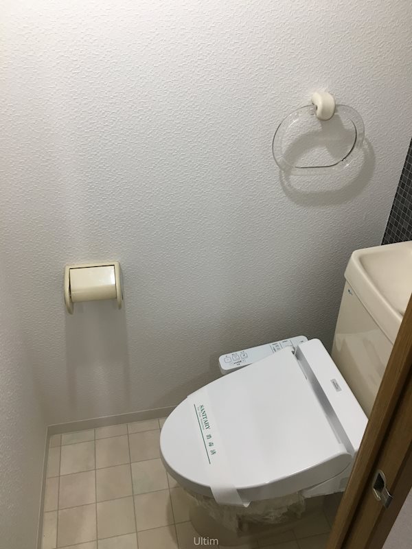 トイレ　※別のお部屋のお写真です。御参考までに。