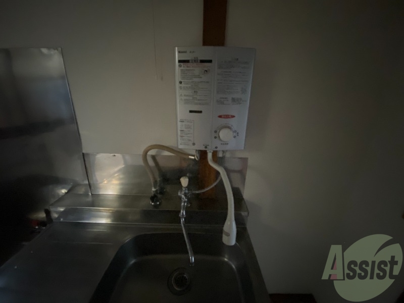 洗面設備　給湯器が付いているのでいつでも温かいお湯を使えます！