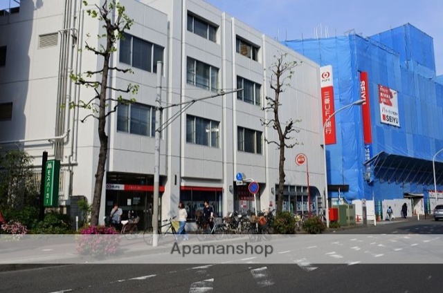 銀行　（株）三菱ＵＦＪ銀行／武蔵新城支店（銀行）まで554m