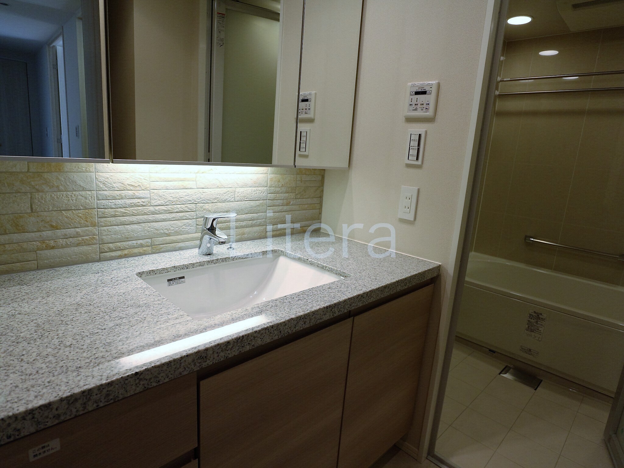 洗面設備　参考写真