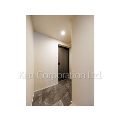 玄関　同タイプ9階のお部屋を撮影。仕様が異なることがあります。