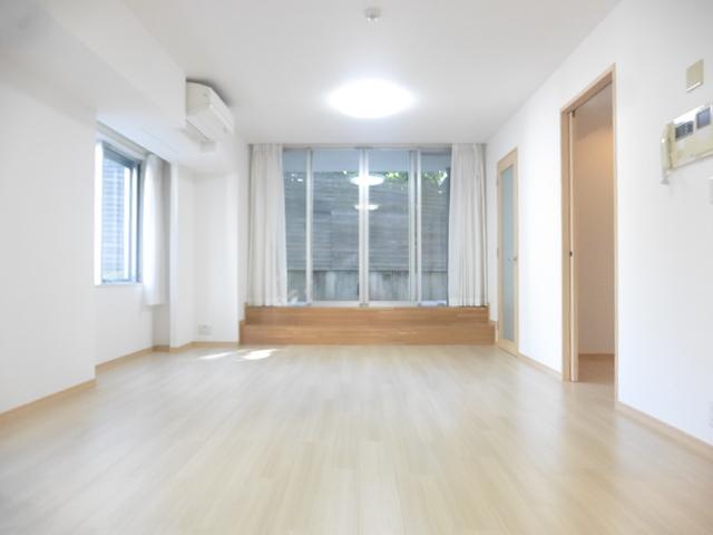 居室・リビング　内観1