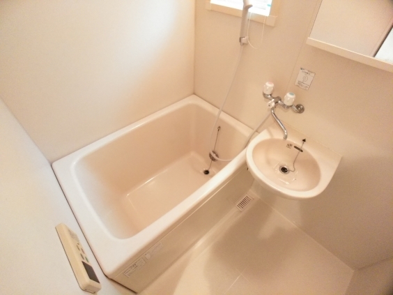 バス・シャワールーム　参考写真　２点ユニットバス