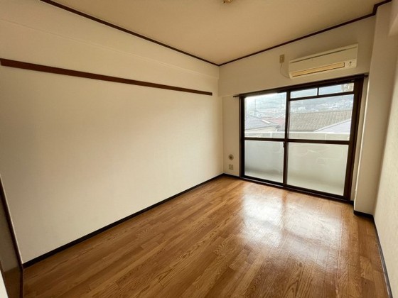 居室・リビング　※別号室の写真です