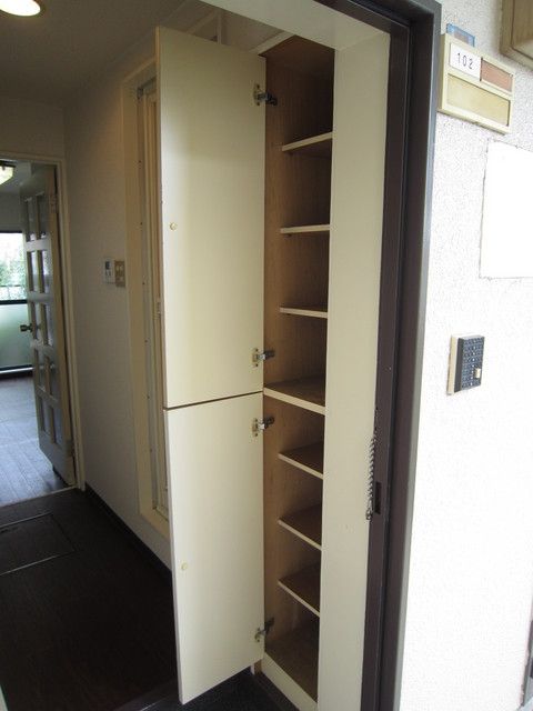 玄関　シューズボックス付玄関