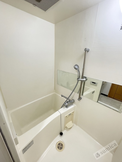 バス・シャワールーム　ちょうど良いサイズ。お掃除もラクラクです。