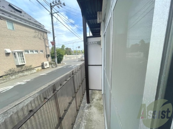 バルコニー　バルコニーがあるので洗濯物は外に干せそうですね～