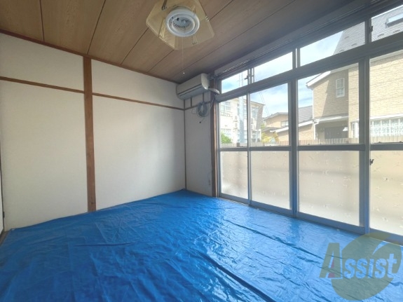 居室・リビング　６帖のリビングになります。伸び伸び出来そうですね。