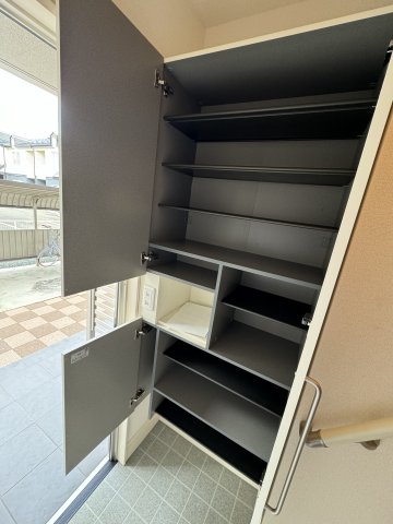 玄関　※2階（1LDK）の参考写真