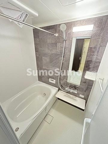 バス・シャワールーム　落ち着いた空間のお風呂です