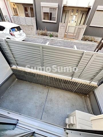 バルコニー　開放的で明るい空間を演出してくれるバルコニーです