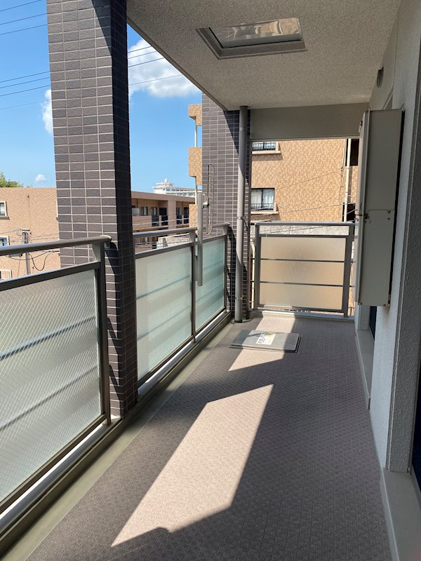 バルコニー　※写真は別号室のものです。